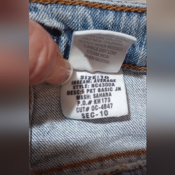 Apt 9 Women's Blue Flare Wide Leg Jeans with Light Wash, Size 10 - Picture 4 of 5